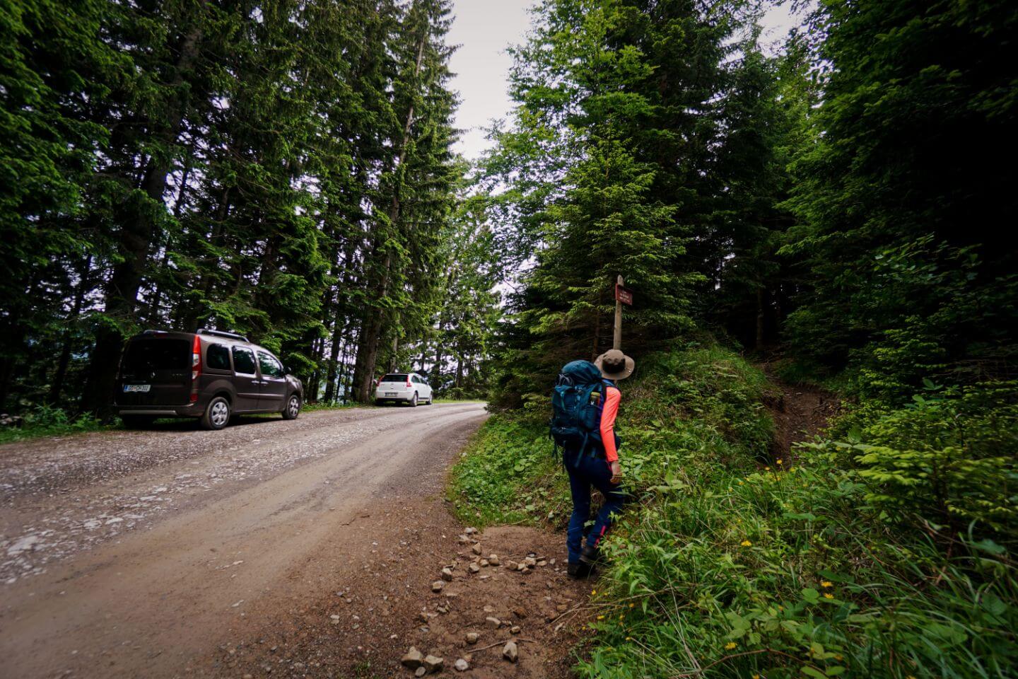 Kofce mimo Kapelice, Dom Na Kofcah Trailhead, Slovenia