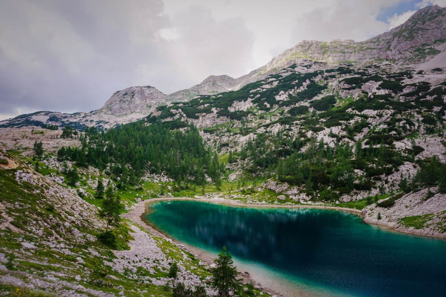 Jezero v Ledvicah (Kidney Lake), Triglav Lakes Valley Hike, Slovenia