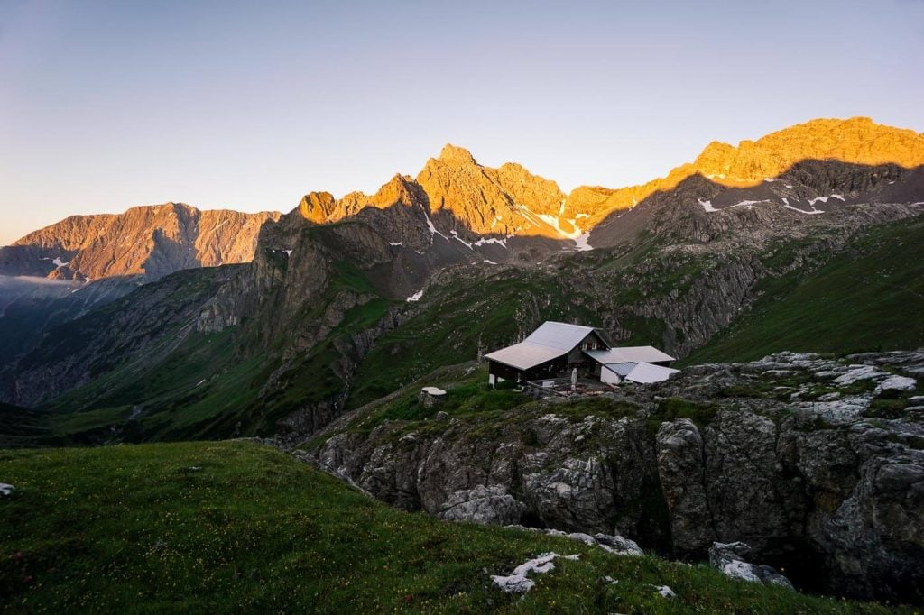 Sonnenaufgang beim Württemberger Haus, Lechtaler Alpen, Adlerweg Hüttenwanderung in Österreich