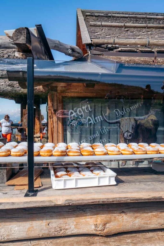 Friedrich August Hut Doughnuts