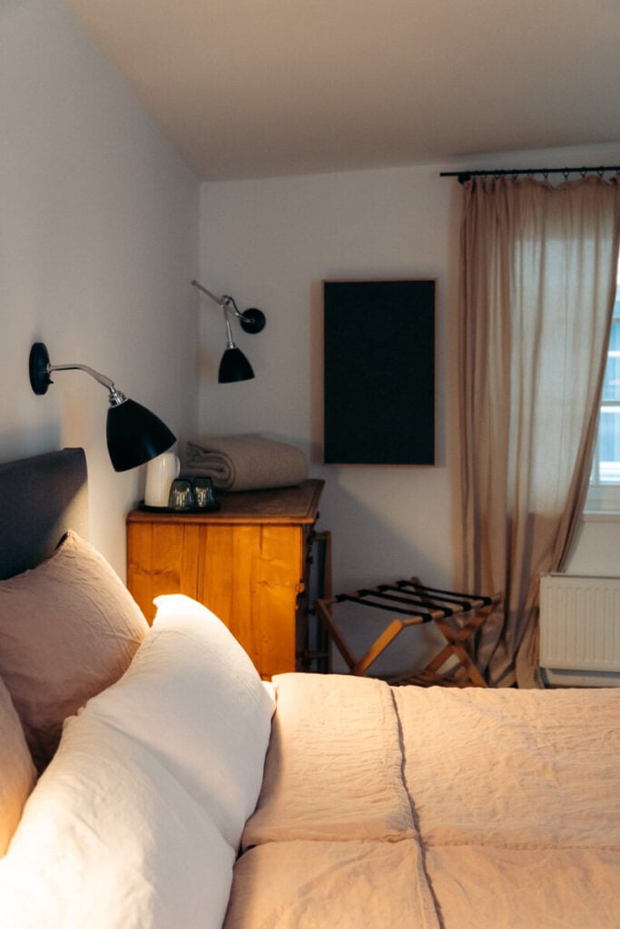 Faktorei bedroom, Innsbruck