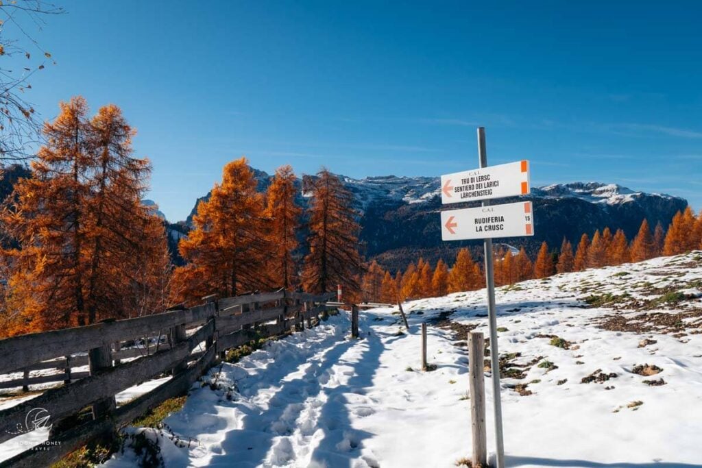 Tru di Lersc Path of the Larches trail signage, San Cassiano, Alta Badia