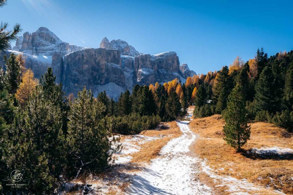Colfosco High Trail to Passo Gardena in Autumn, Alta Badia
