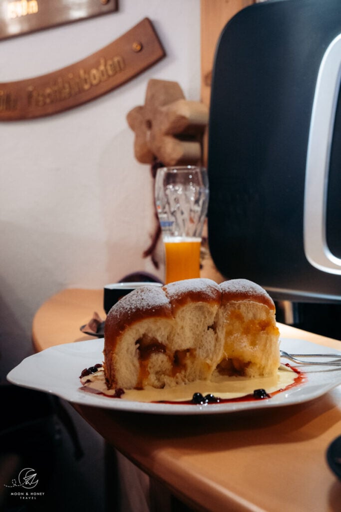 Talschlusshütte
 - Rifugio Fondovalle, Val Fiscalina, Dolomites