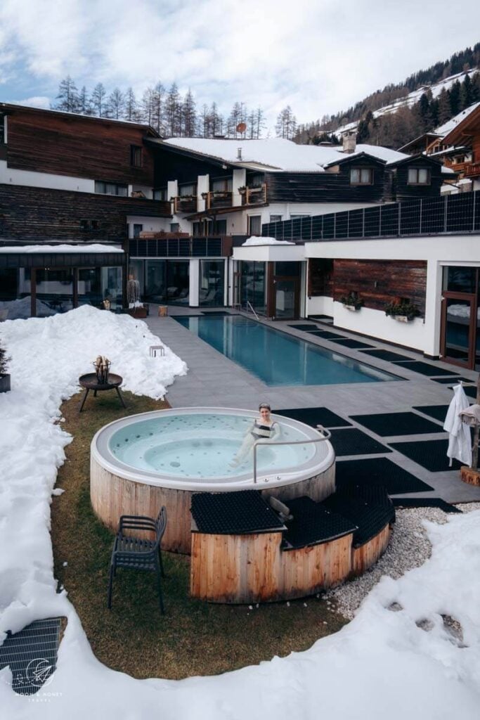 Outdoor hot Tub, Alpenwellness Hotel St. Veit, Sexten