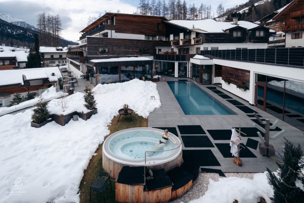 Outdoor pool, Alpenwellness Hotel St. Veit