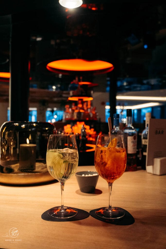 DAS GERSTL Alpine Retreat bar free welcome drink