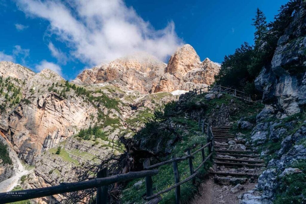 Hiking path to Col de Locia, Alta Badia