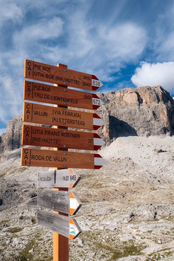 Vallon trail signs, Alta Badia, Dolomites