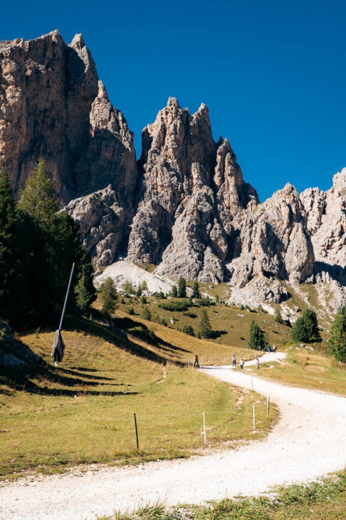 Passo Gardena to Jimmy Hรผtte hiking trail, Dolomites